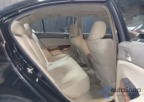 2008 Honda Accord 2.4 Ex z USA, uszkodzony, nr VIN 1HGCP267X8A117357